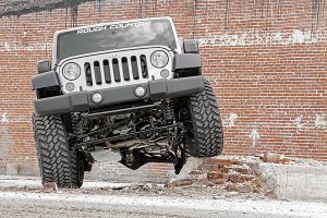 Jeep Wrangler Suspension Lift Kit - Rough Country - 4 Inch Lift Kit | V2 - '07-'18